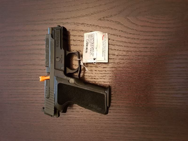 Sig Sauer P229 Kamu Görevlisinden Sıfır Orjinaldir.