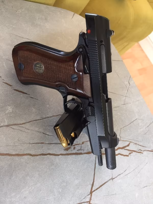 Baretta f81 sıfıra yakın