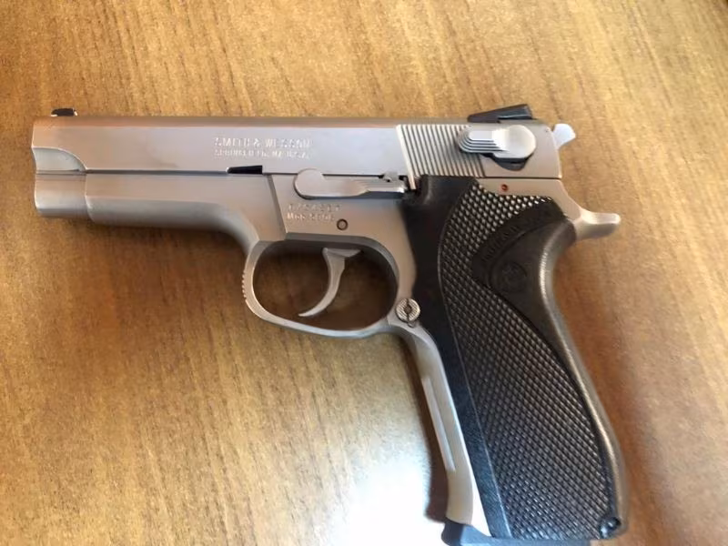 2.el SMİTH WESSON 5906