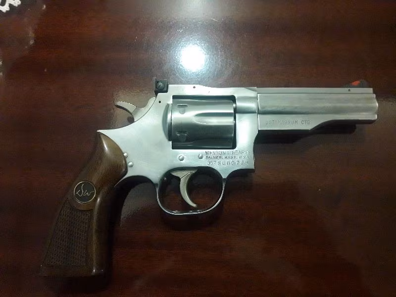 357 Magnum Dan wesson Türkiyede sadece iki adet vardır.