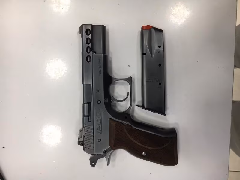 Sasılmaz tabanca p8l. Özel. Titanyum kaplama