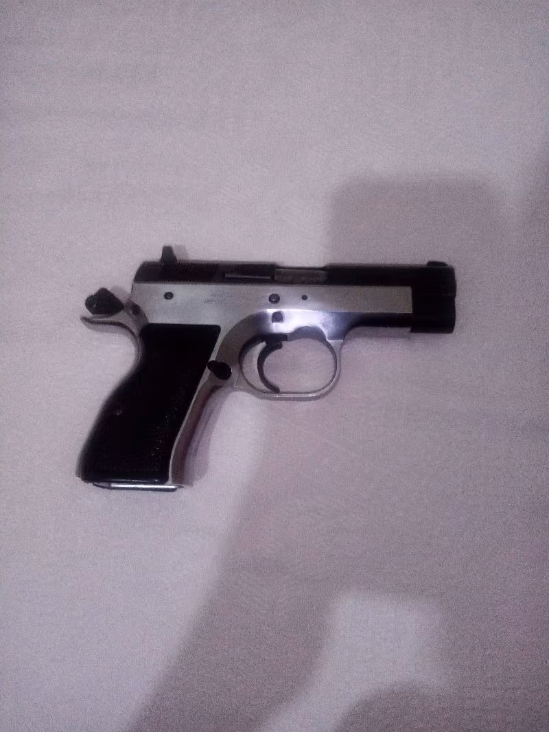 0 ayarında İtalyan yapımı silah