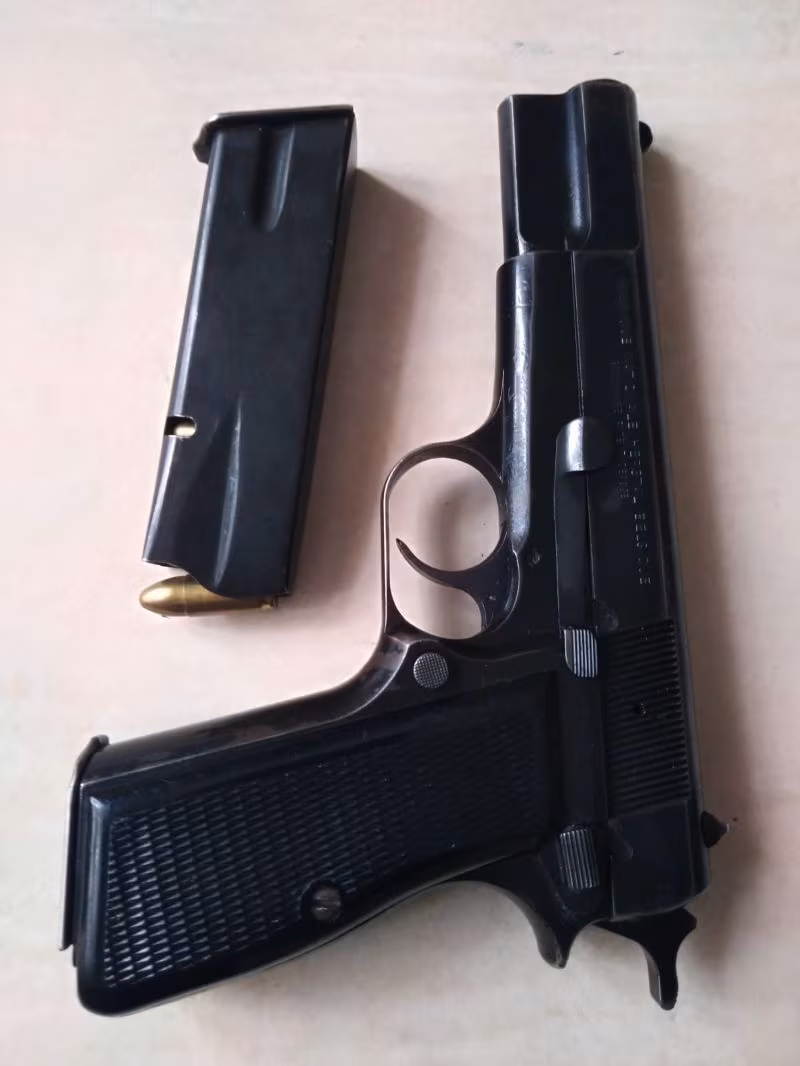 Memurdan Belçika Browning