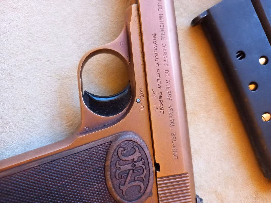 Sinekli balıklı FN 1922