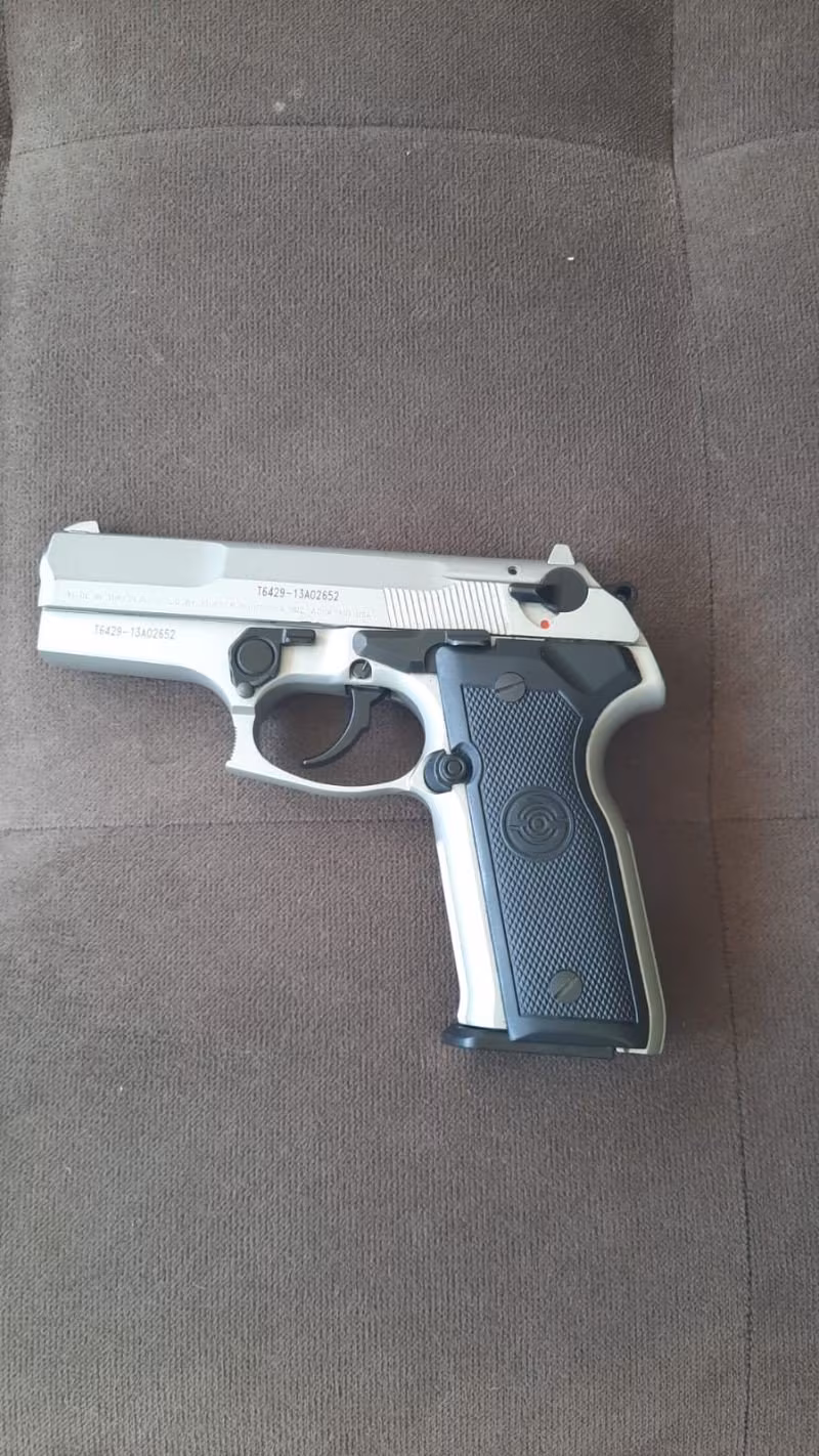 e. astsubaydan taşıma ruhsatlı temiz 9mm stoeger