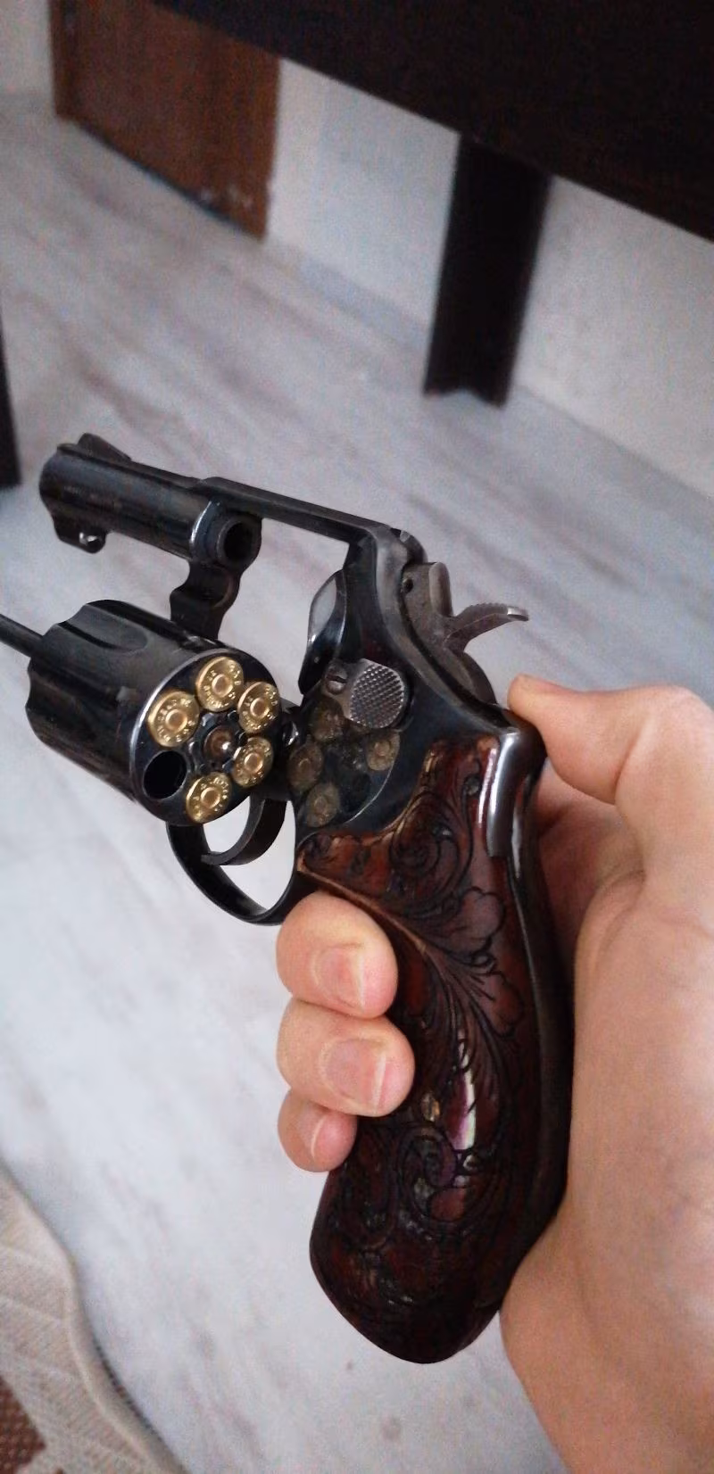 Emekli başkomser beylik silahı