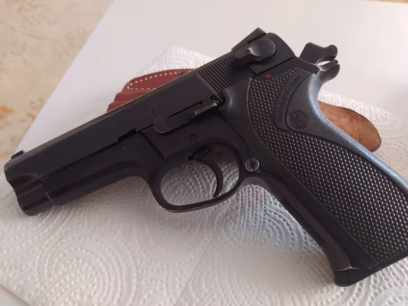 Smith wesson 5904  15+1. 9 mm