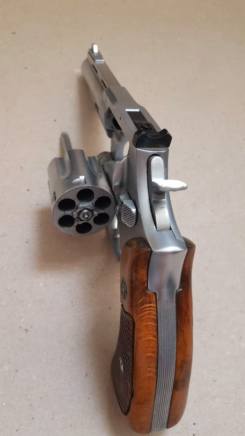 Temiz toplu tabanca 38. Kalibre