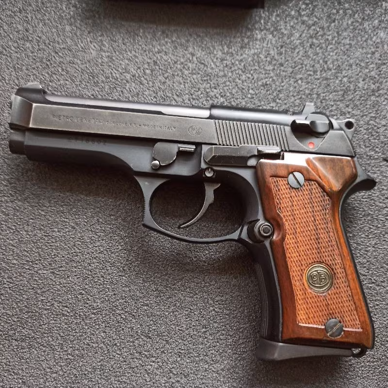 Çok Temiz Az kullanılmış Beretta 92 fs orijinal ithal