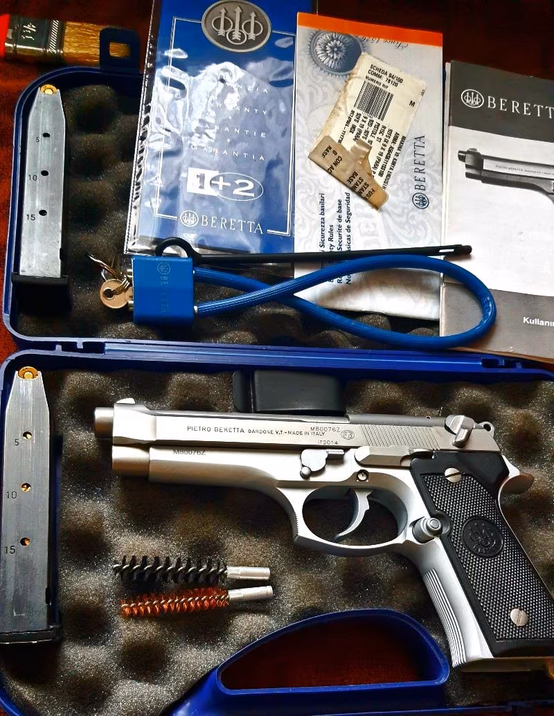 SIFIR AYARINDA ÜÇ ŞARJÖR MERMİ ATILMIŞ TEMİZ MAKİNA LÜTFEN EVRAKLARI HAZIR VE ONAYLANMIŞ OLANLAR ARASIN A