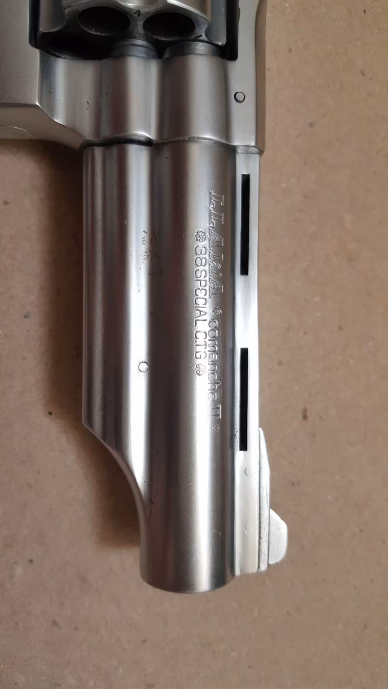 Temiz toplu tabanca 38. Kalibre