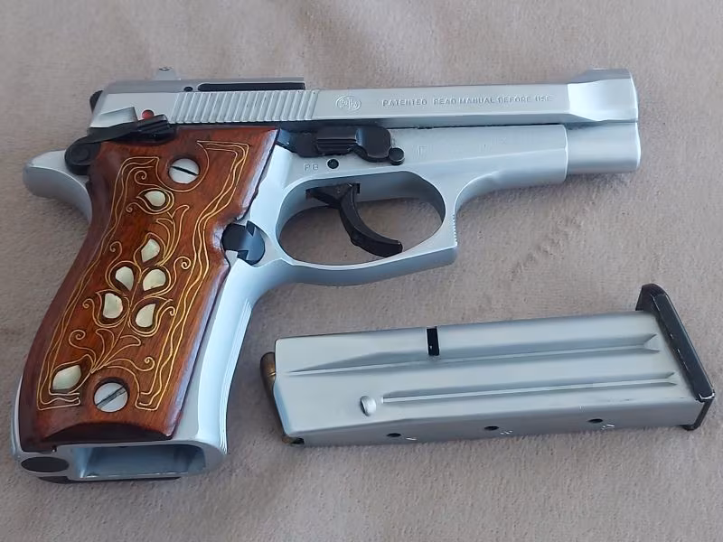 İthal Beretta Sıfır ayarında çiziksiz tertemiz  81F (7,65) 10+1 mermi