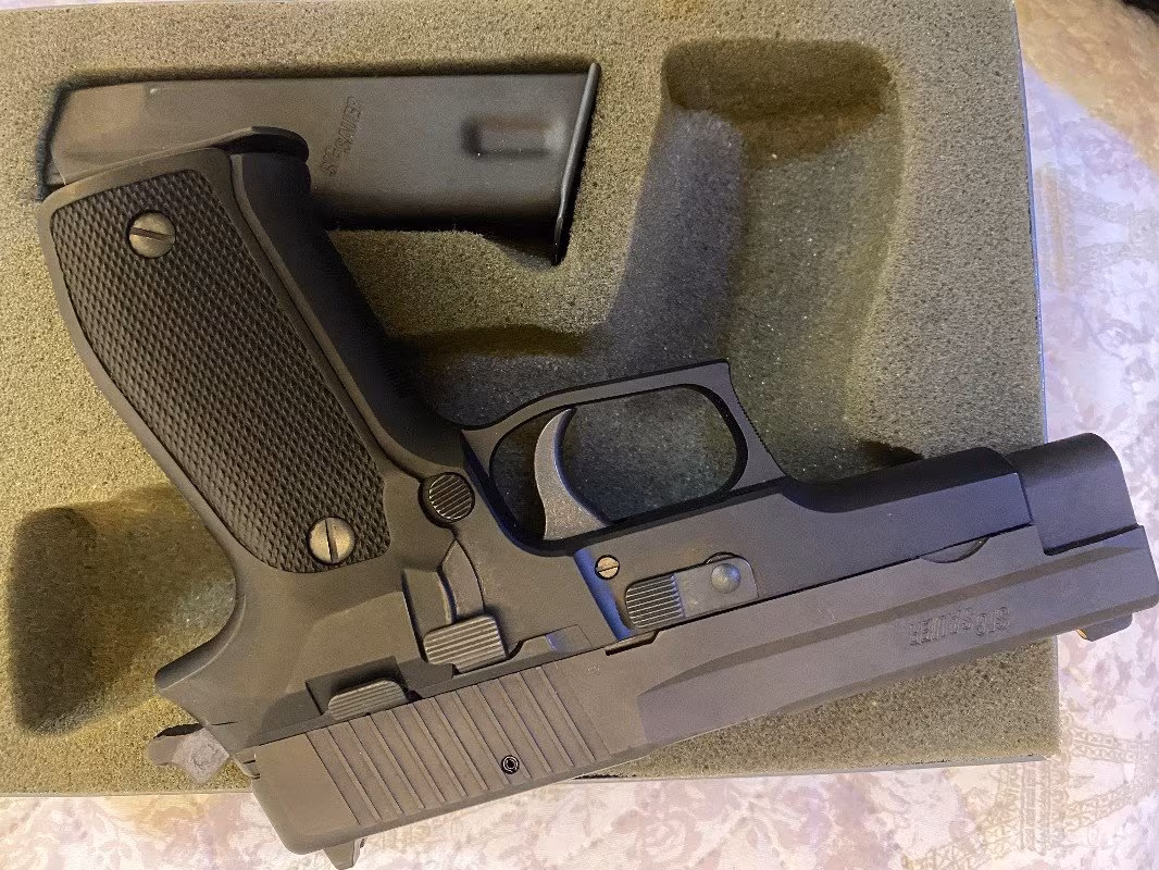 Emekli askeri personelden P226