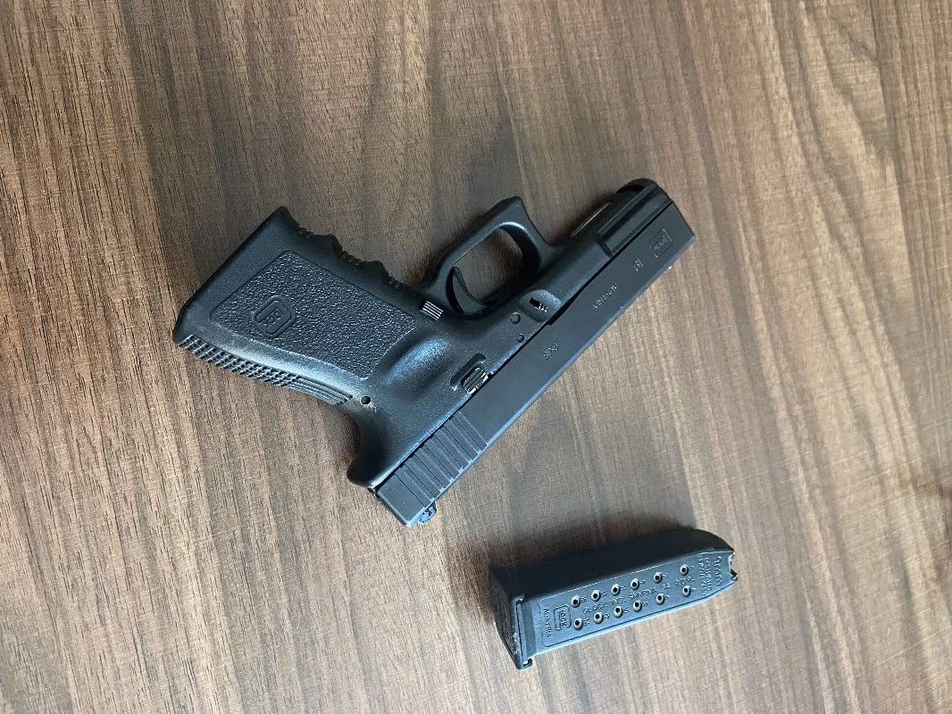 Kamu personelinden temiz kullanılmış Glock 19 Gen 3 (Austria)