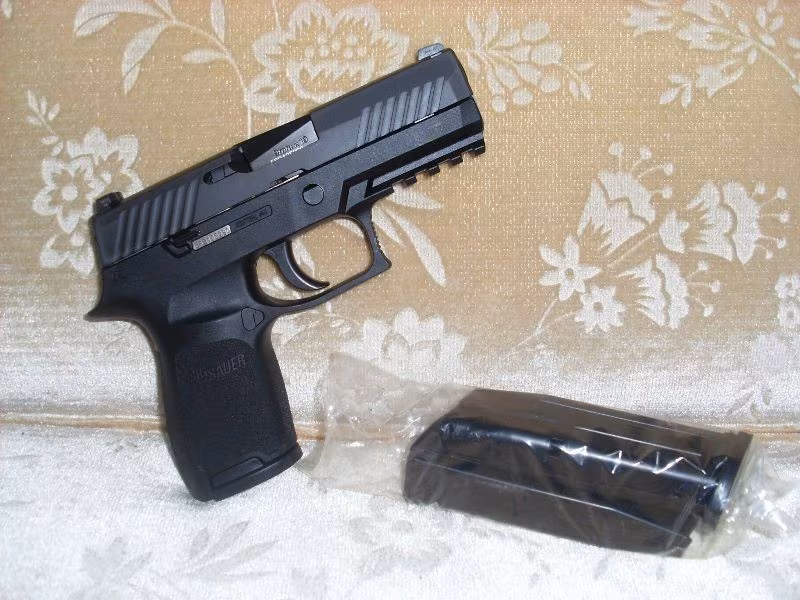 SİG SAURE P320 HİÇ ATIŞ YAPILMADI SIFIR KUTUSUNDA