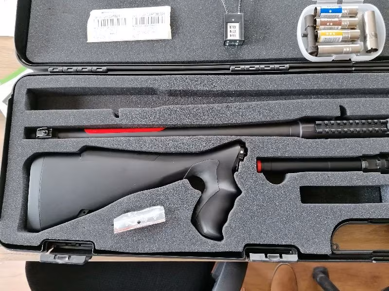 Sıfır Benelli Vinci Tactical 47 cm + Yedek dipçik ve şarjör tüpü