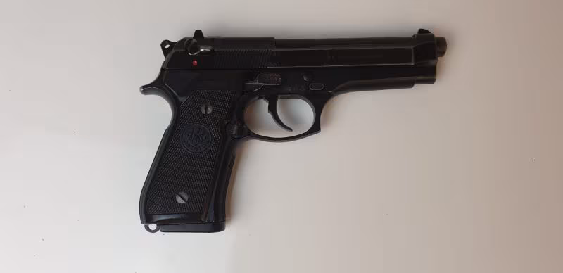 KADIN MEMURDAN TEMİZ BERETTA FS 92 14+1
