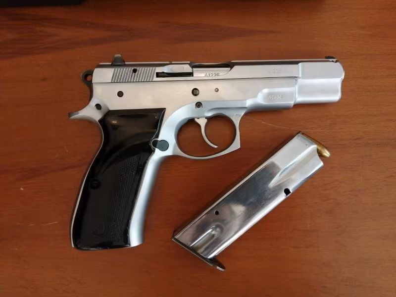 EMEKLİ POLİSTEN TEMİZ CZ 75 B