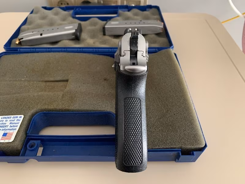 İlk sahibinden çok temiz SMİTH WESSON 5906