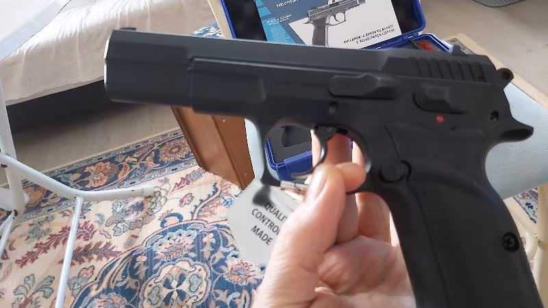 Sarsılmaz kılıç 2000