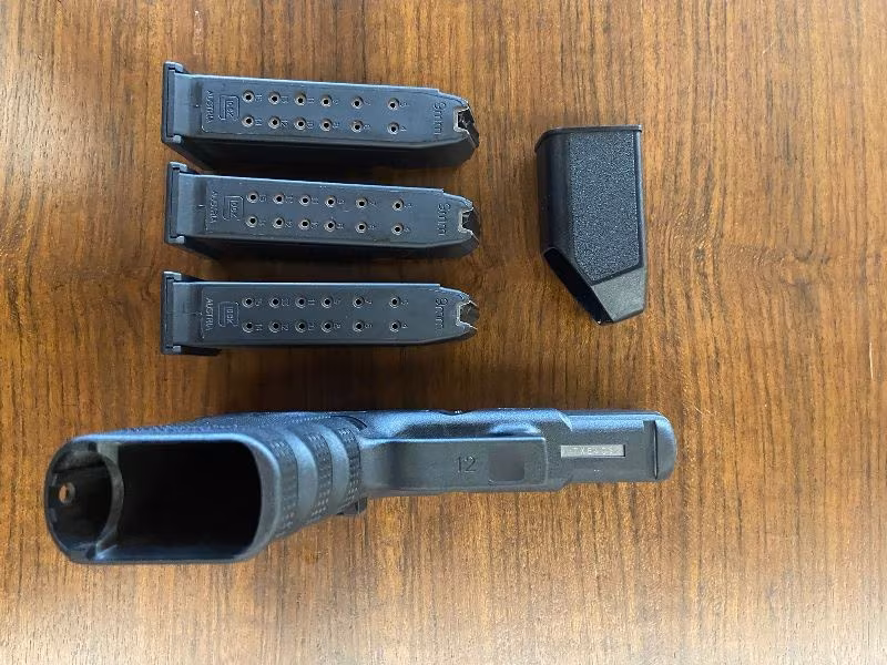 Silahçı Erhan usta'dan Glock 19 Gen 4 -3 şarjorü var