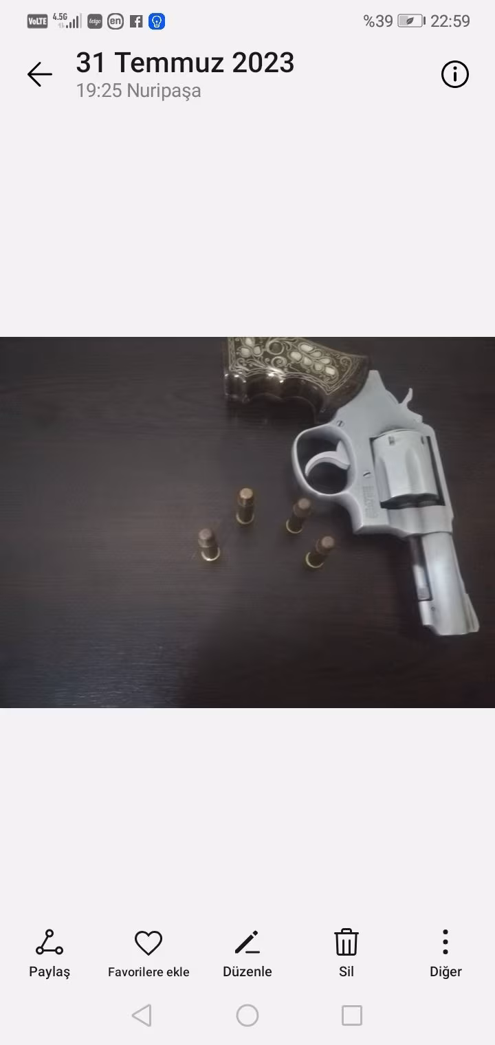 Satılık smıth wesson 9.65 38.cal taşıma ruhsatlı silah