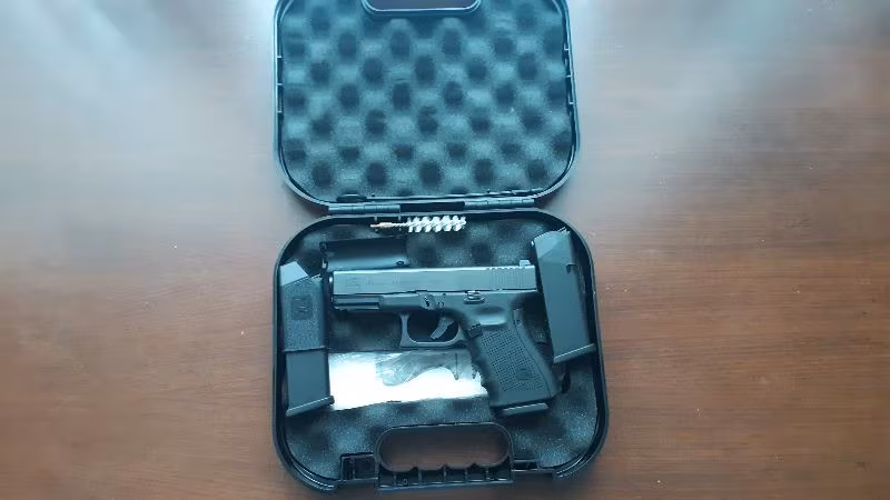 Sahibinden sıfır orjinal glock