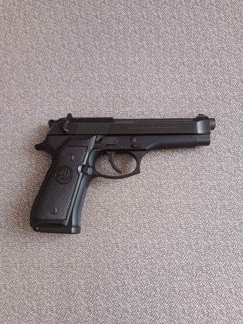 Memurdan sıfır Beretta 92FS
