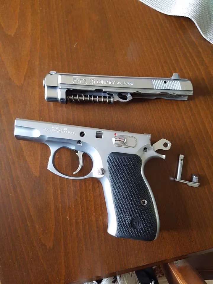 FİYAT DÜŞTÜ SON FIRSAT.   TEMİZ CZ 75 COMPACT 8750 TL