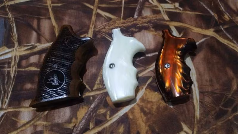 Acil satılık Fiyat düştü...!!!!                                           13.000TL. den 10.000TL.ye ve en son pazarlıksız 8.000 TL. Sıfır Ayarında Smith Wesson 66/3 modeli