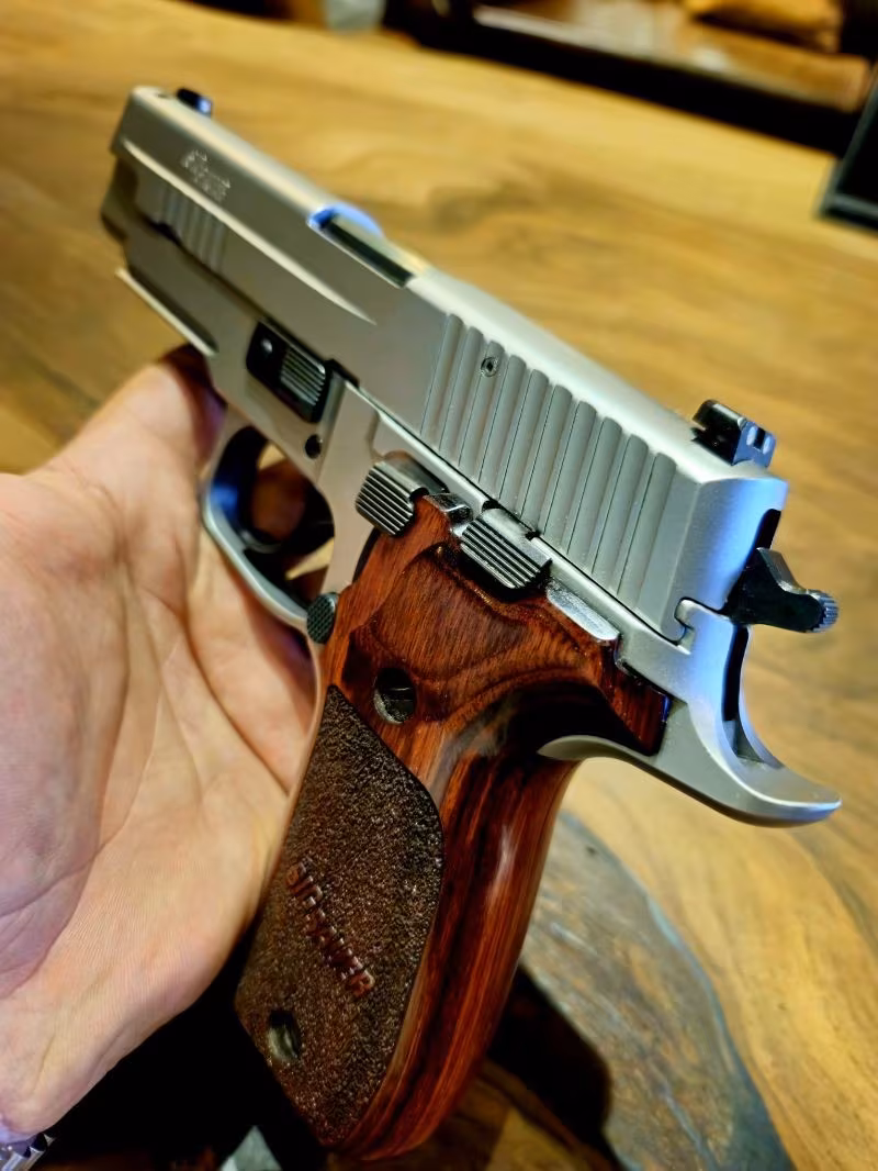 Silahların Şahı. P226 ELITE STAINLESS