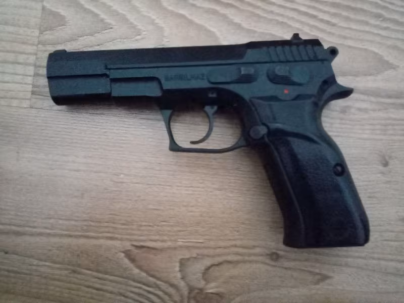 Emekli Polisten  Kılınç2000 mega