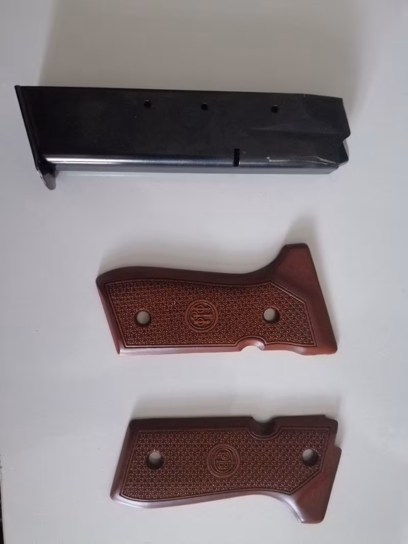 Beretta f92 için 20 li şarjör ve ahşap kabze kapağı