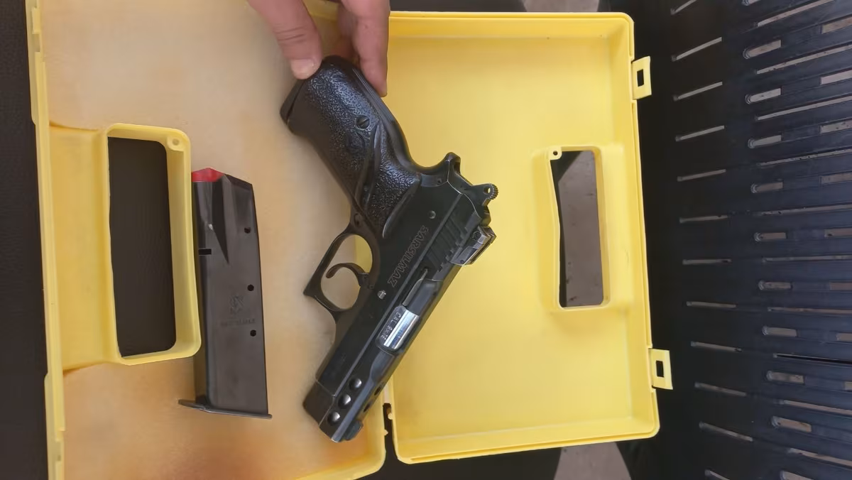 Kamu Görevlisinden sıfır ayarında  temiz silah