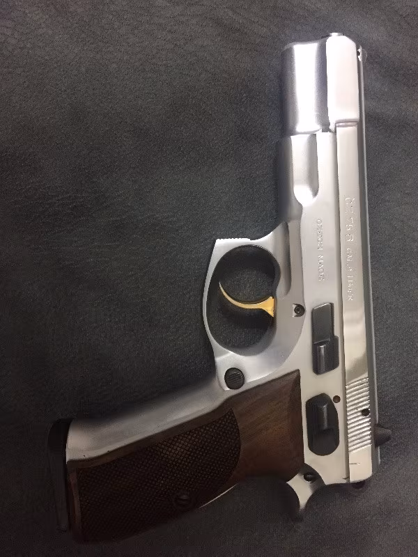 Emekli Polisten 9 mm CZ 75B 15+1tabanca