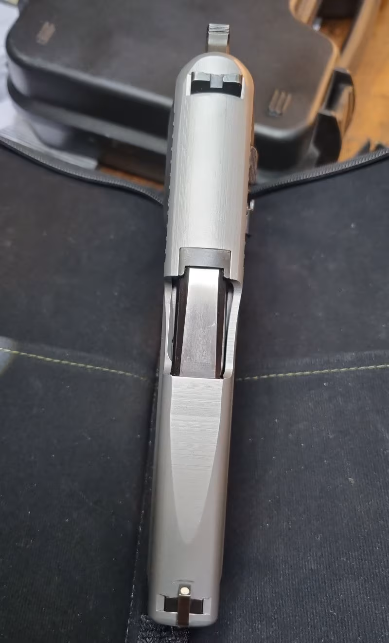 Sig Sauer P220 45 Acp Two Tone. Colt 1911 45 ' lik efsanesinin Sig Sauer versiyonu