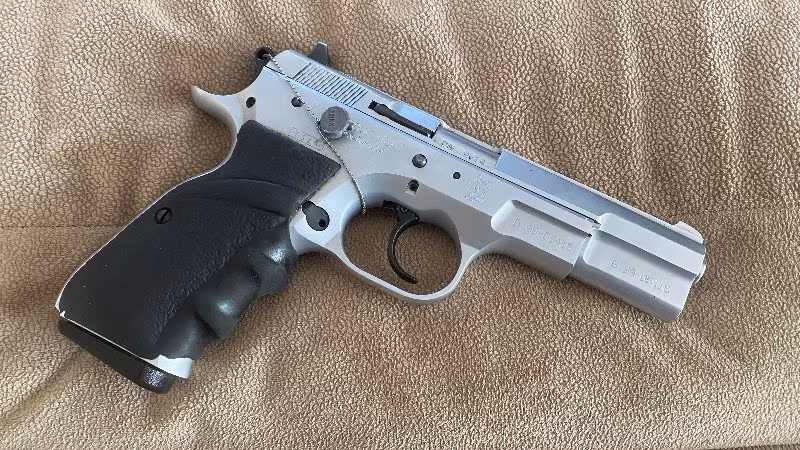 ÇOK AZ KULLANILMIŞ SARSILMAZ KILINÇ 2000