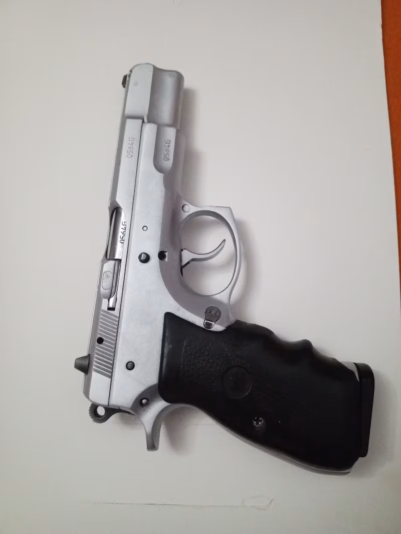 Emekli Polisten Temiz CZ