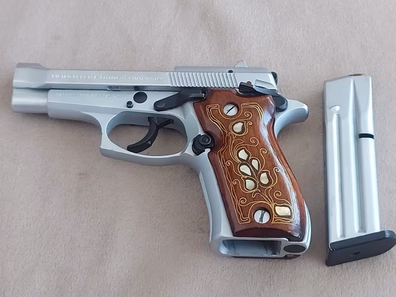 İthal Beretta Sıfır ayarında çiziksiz tertemiz  81F (7,65) 10+1 mermi