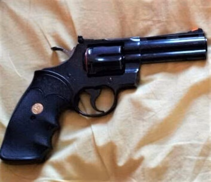 Sahibinden sıfır 4 inc 357 magnum siyah orjinal