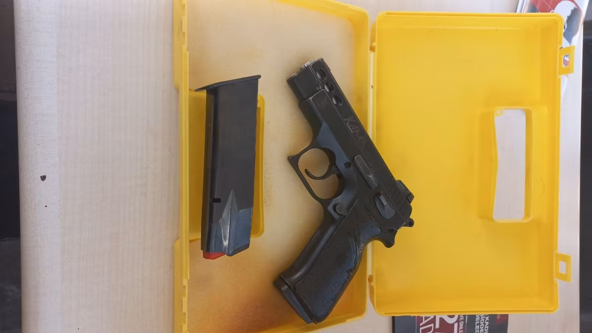 Kamu Görevlisinden sıfır ayarında  temiz silah