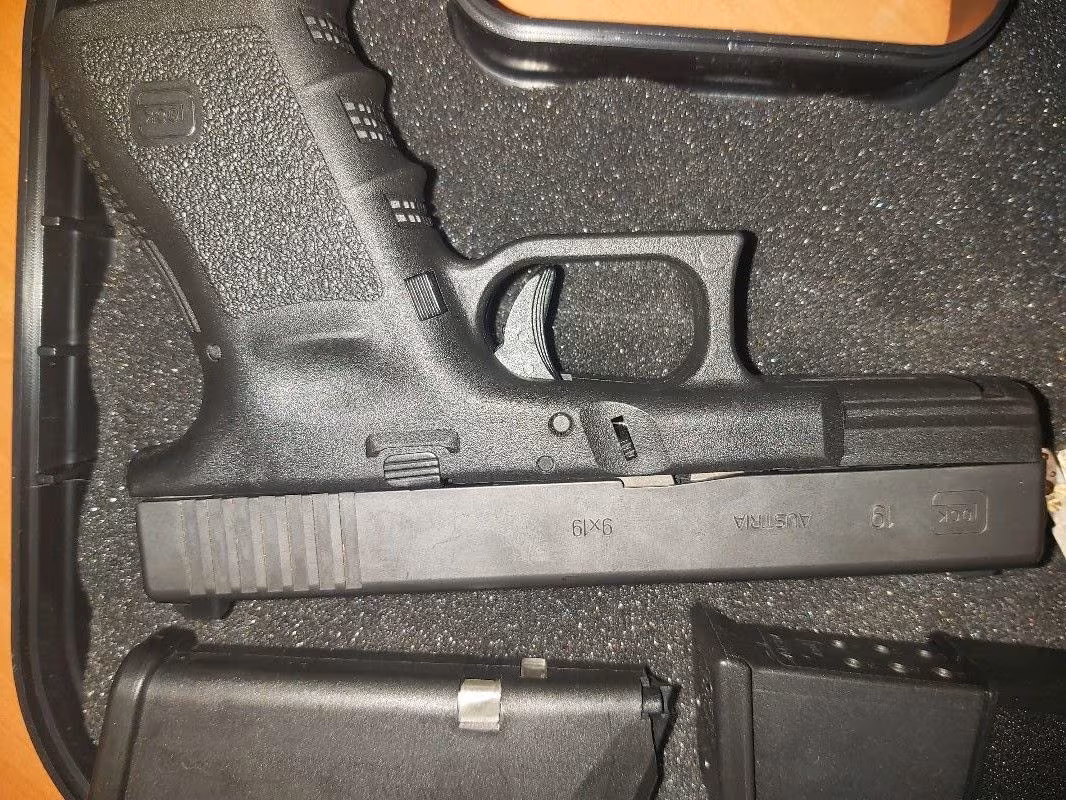 ACİL Anahtarli glock sifir ayarinda