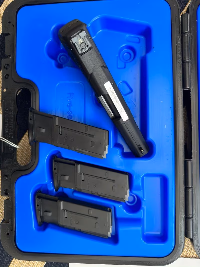 FN Five Seven Sıfır ve yanında 150 adet mermisi ile beraber verilecektir