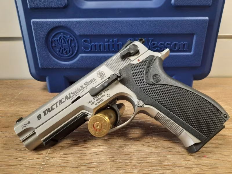 smith&wesson model 5906 TACTİCAL
