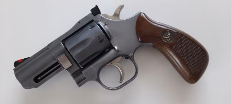 DAN WESSON 357 MAGNUM