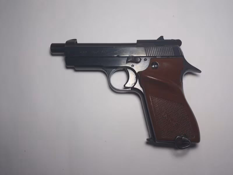 Emekli Polis Memurundan Fransız Onlusu