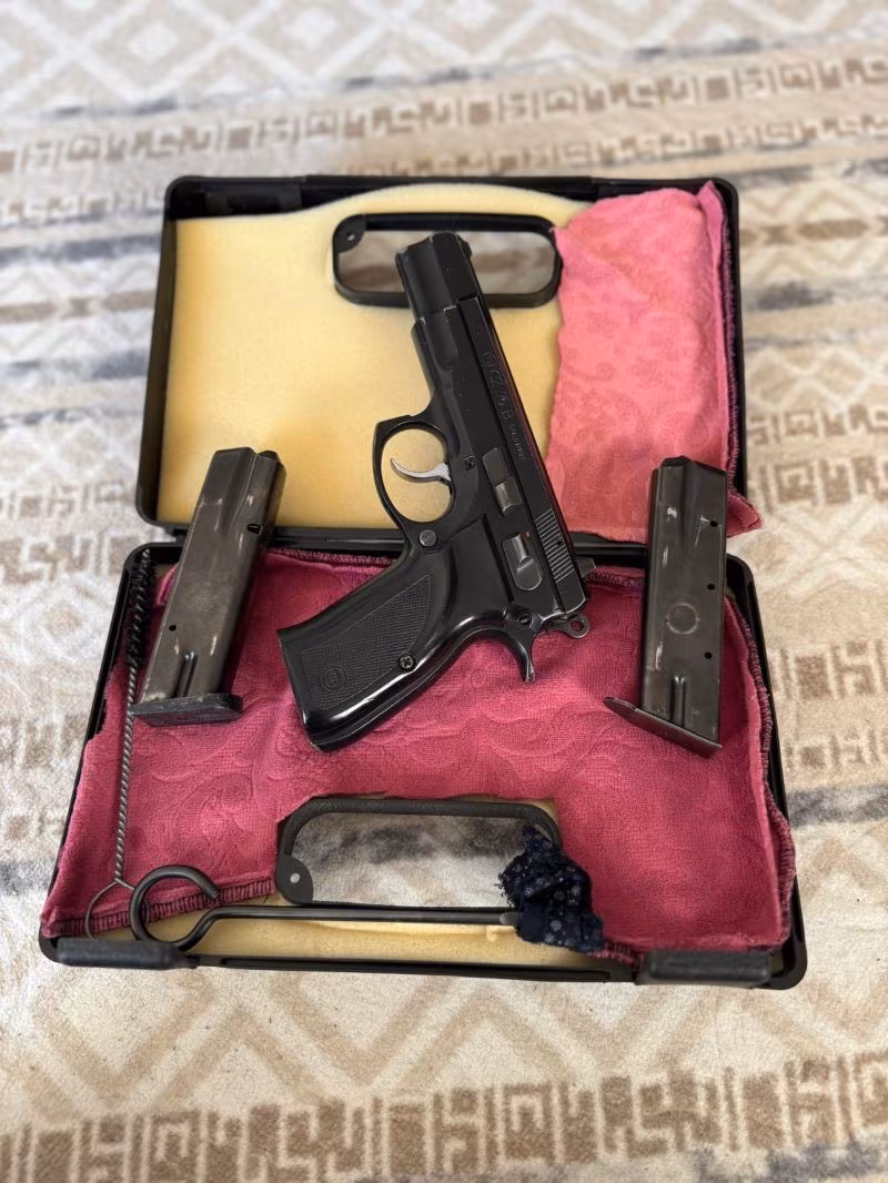 SAHİBİNDEN  SATILIK CZ 1997 MODEL ORJİNAL TABANCA