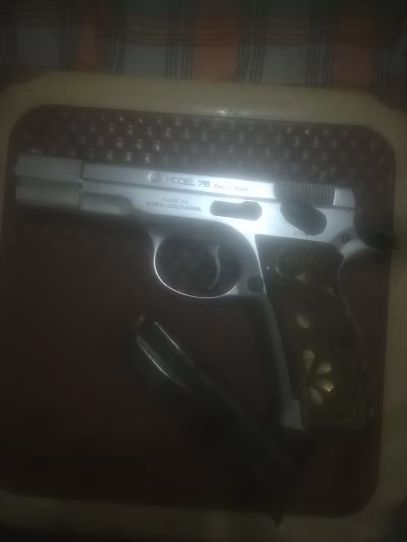 Emekli polisten cz 75 b