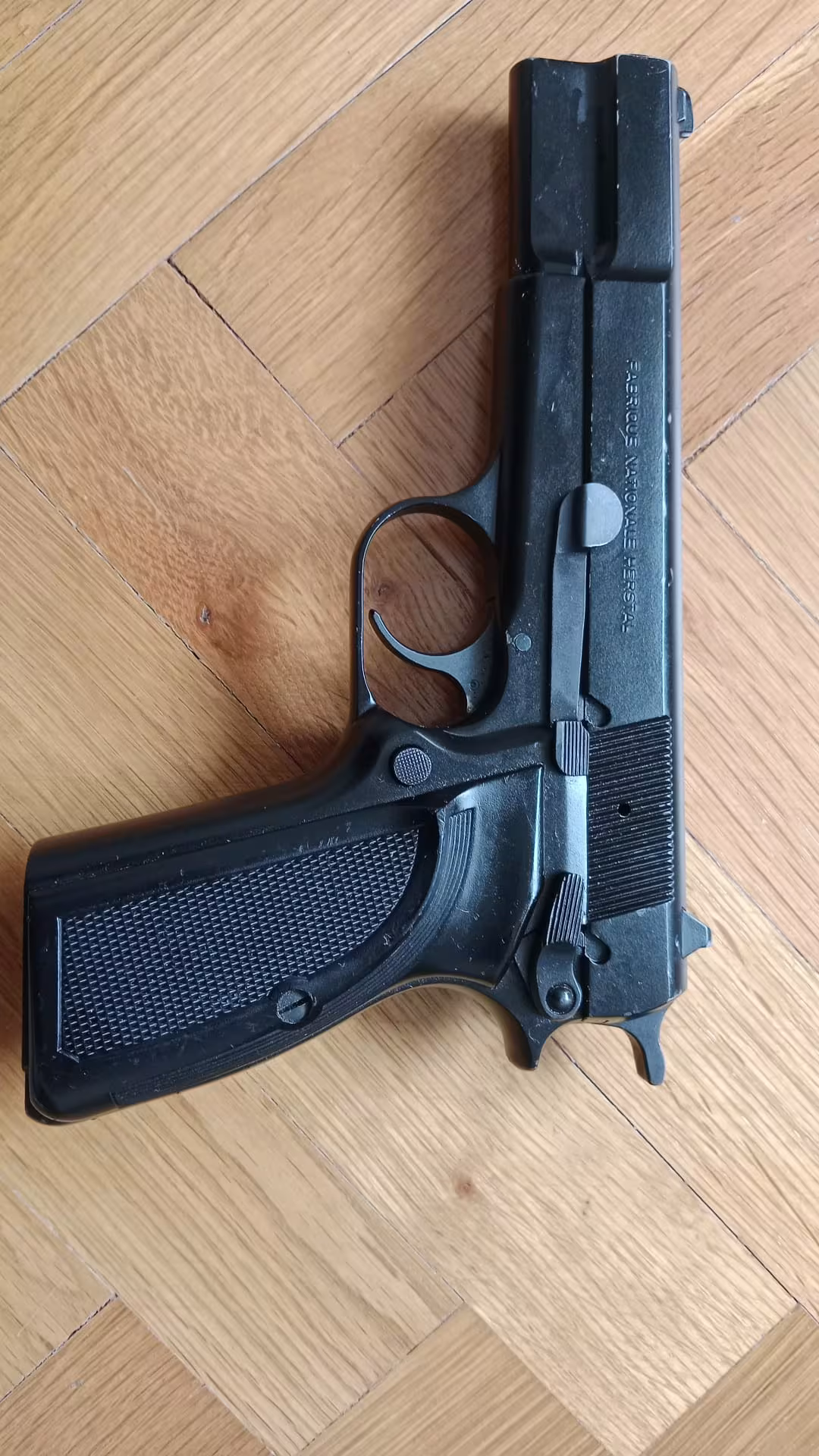 TSK PERSONELİ ASTSUBAYDAN SATILIK BELÇİKA BROWNİNG TABANCA