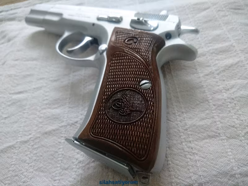 Çiziksiz sorunsuz çok temiz CZ75